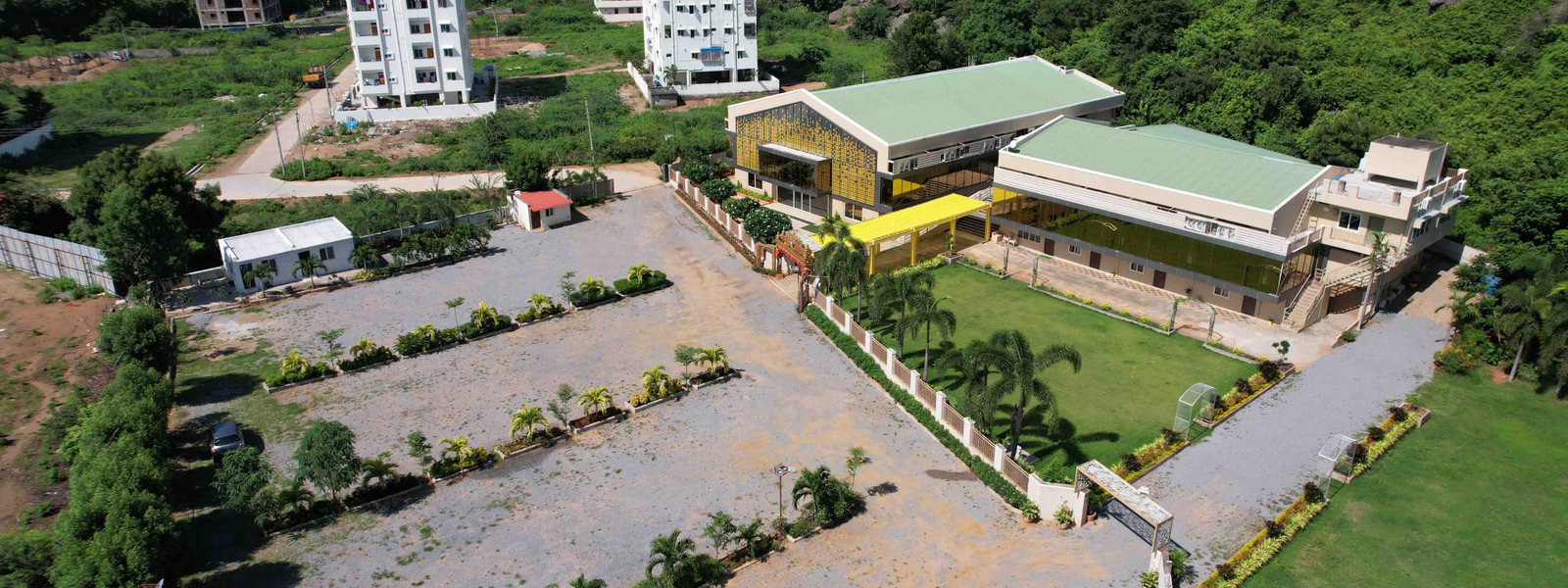 Saini Gardens lawn and venue view